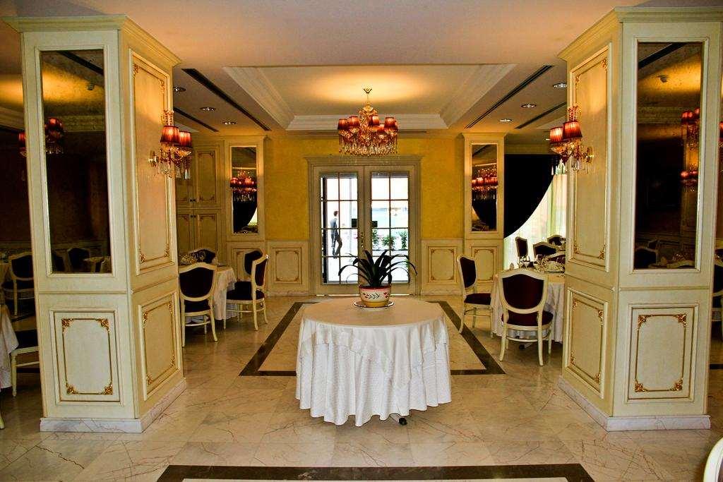 Fieri Hotel Fier Restaurace fotografie